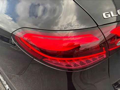Used 2025 Mercedes-Benz GLC 300 image 27