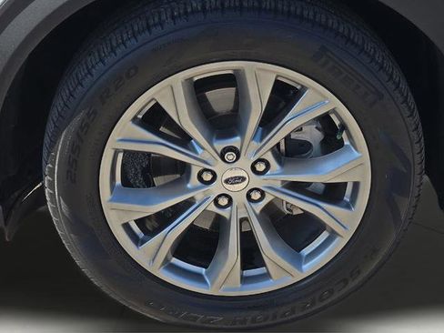 Used 2021 Ford Explorer Limited w/ Equipment Group 301A RWD image 17