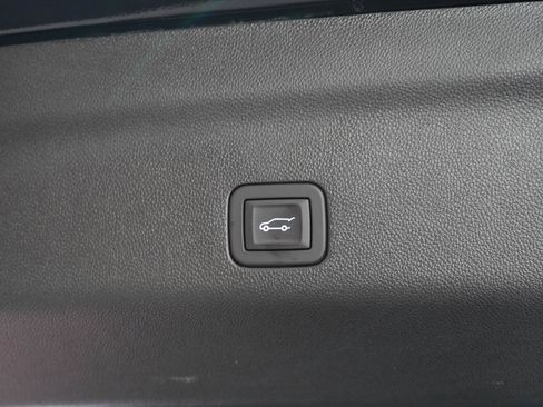 Used 2026 GMC Yukon Denali w/ Denali Reserve Package AWD/4WD image 11