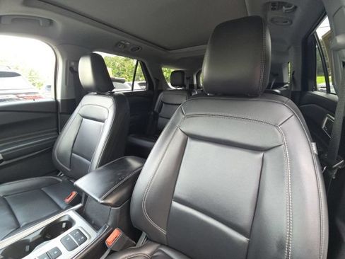 Used 2023 Ford Explorer XLT w/ Equipment Group 202A RWD image 25