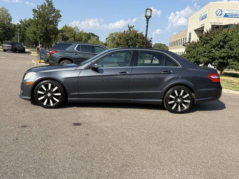 Used 2010 Mercedes-Benz E 350 4MATIC Sedan image 17