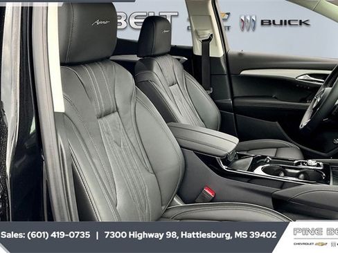New 2025 Buick Envision Avenir image 8
