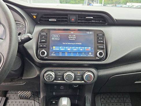 Used 2024 Nissan Kicks SV image 15