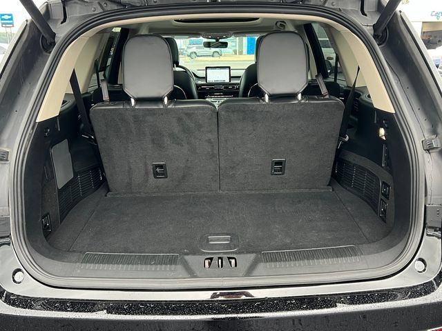 Used 2023 Lincoln Aviator AWD w/ Premium Package image 38