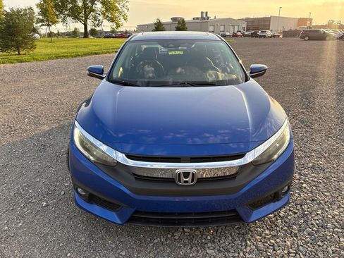 Used 2016 Honda Civic Touring image 2