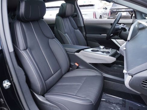 New 2025 Cadillac Optiq Luxury 2 image 11