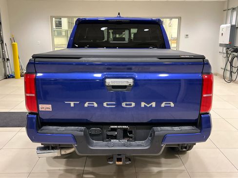 Used 2024 Toyota Tacoma Limited w/ Limited Package (LT) image 12
