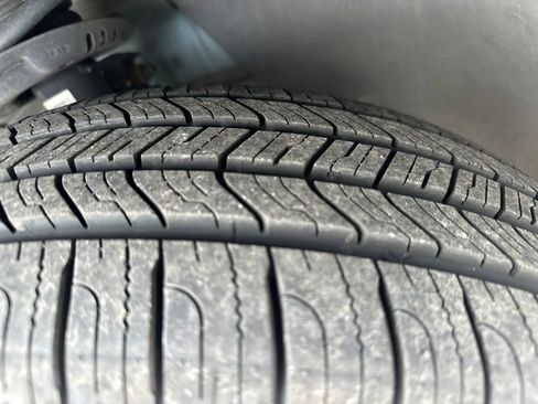 Used 2017 Volkswagen Tiguan S image 17