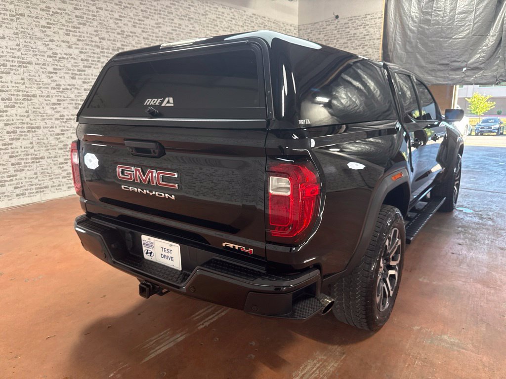 Used 2023 GMC Canyon AT4 w/ AT4 Premium Package AWD/4WD image 8