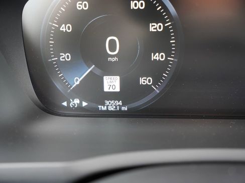 Used 2020 Volvo XC90 T5 Momentum w/ Protection Package Premier image 35