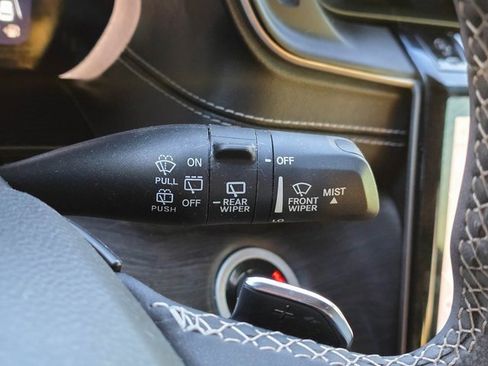 Used 2023 Jeep Grand Cherokee L Limited image 24