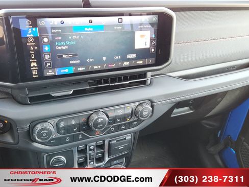 Used 2026 Jeep Wrangler Unlimited Rubicon AWD/4WD image 11