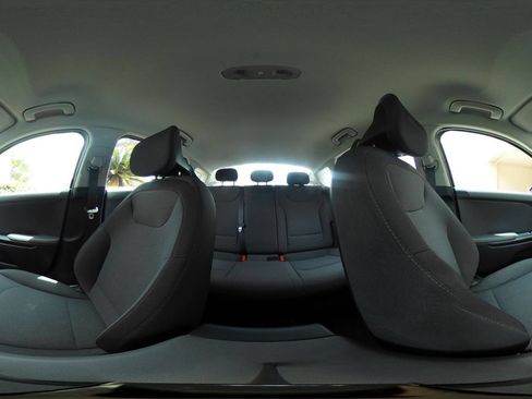 Used 2025 Kia K4 FWD image 37