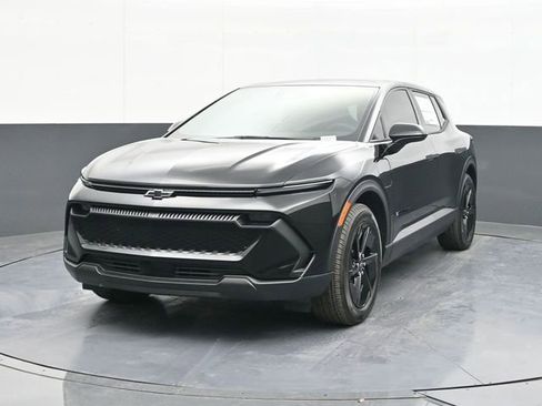 New 2026 Chevrolet Equinox EV LT w/ Midnight Package FWD image 3