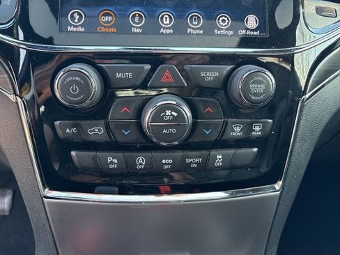 Used 2021 Jeep Grand Cherokee Limited image 25