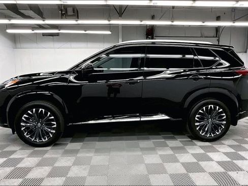 Used 2025 Nissan Rogue Platinum w/ Platinum Premium Package image 14