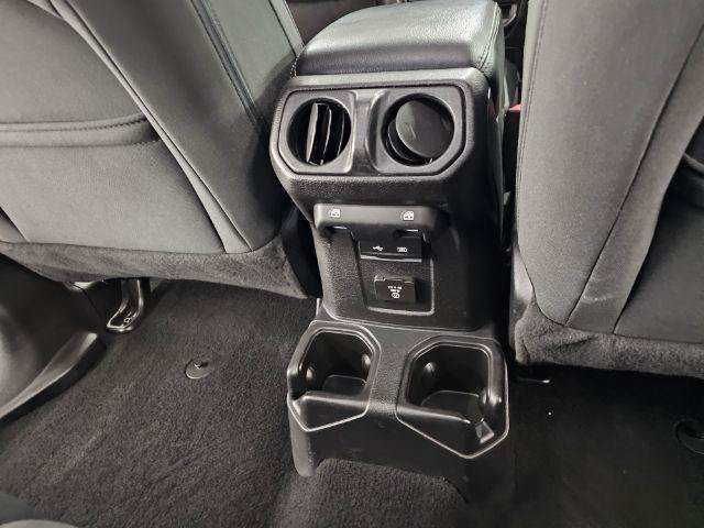 Used 2020 Jeep Wrangler Unlimited Sahara AWD/4WD image 38