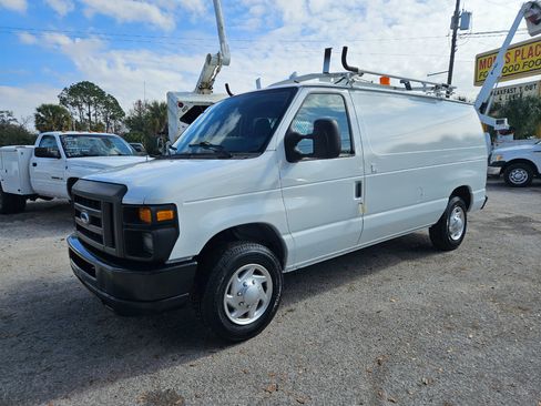 Used 2012 Ford E-150 and Econoline 150 E-150 H.D. image 2