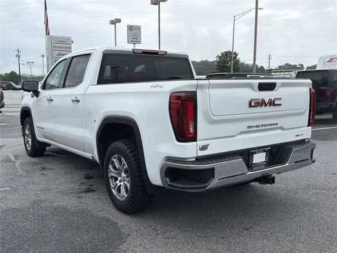 Used 2025 GMC Sierra 1500 SLT AWD/4WD image 7