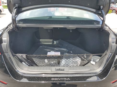 New 2025 Nissan Sentra SR w/ SR Premium Package image 9