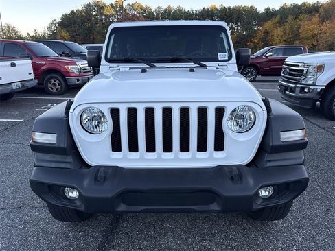 Used 2022 Jeep Wrangler Sport S image 2