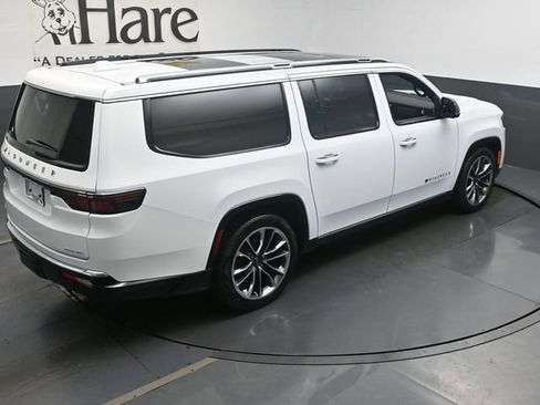 Used 2023 Jeep Wagoneer L Series III w/ Premium Group I AWD/4WD image 41