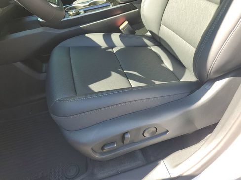 New 2026 Chevrolet Equinox LT w/ Convenience Package II AWD/4WD image 15