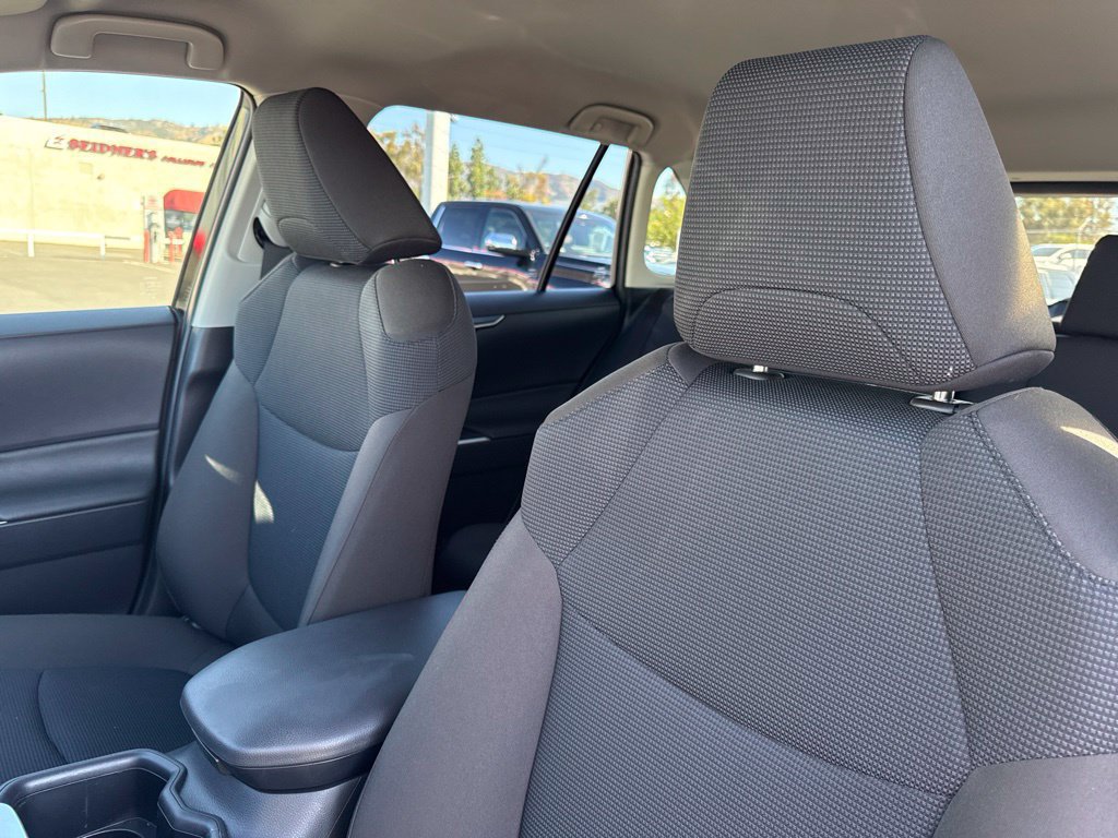 Certified 2025 Toyota RAV4 LE FWD image 21