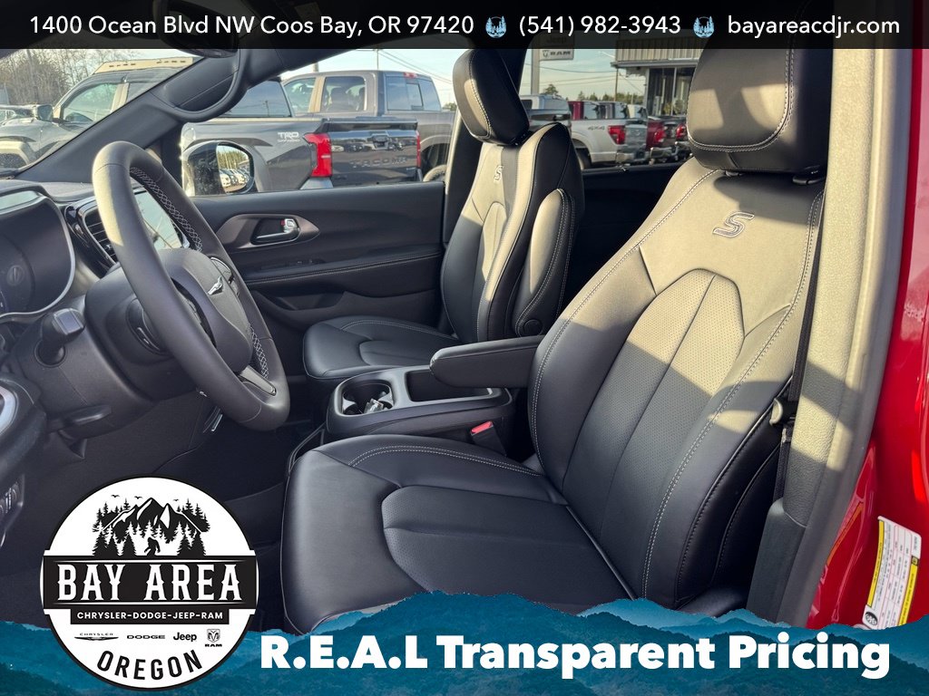 New 2026 Chrysler Pacifica Select w/ S Appearance Package FWD image 11