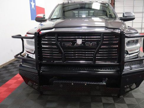 Used 2022 RAM 3500 Laramie AWD/4WD image 5