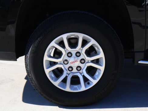 Used 2019 GMC Yukon XL SLE w/ Convenience Package image 8