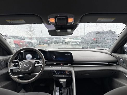 Used 2023 Hyundai Elantra SEL w/ Convenience Package image 21