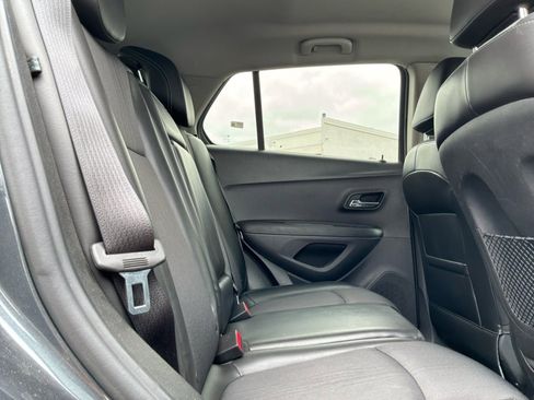 Used 2016 Chevrolet Trax LT w/ LT Convenience Package FWD image 18