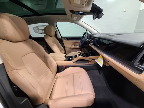 New 2026 Porsche Cayenne image 29