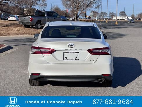 Used 2019 Toyota Camry XLE image 4