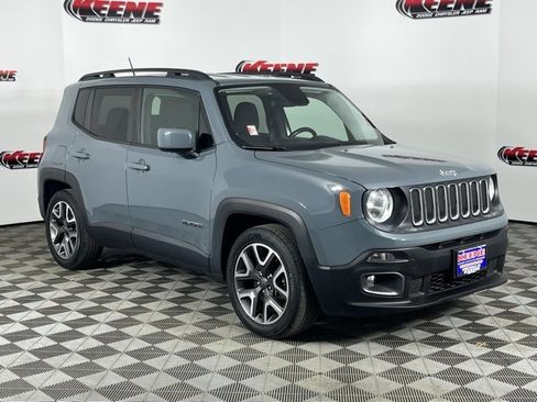 Used 2017 Jeep Renegade Latitude w/ Cold Weather Group image 2