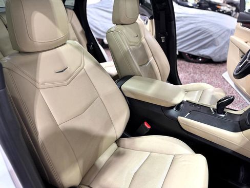 Used 2018 Cadillac XT5 Premium Luxury image 2