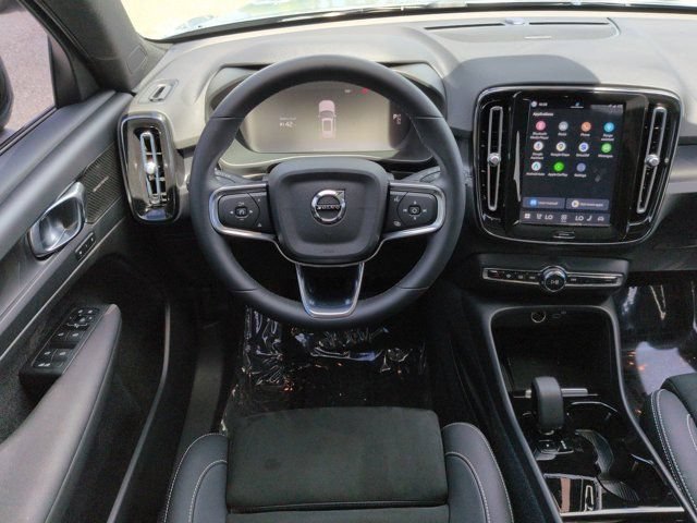 Used 2023 Volvo XC40 Recharge Ultimate w/ Protection Package Premier AWD/4WD image 16