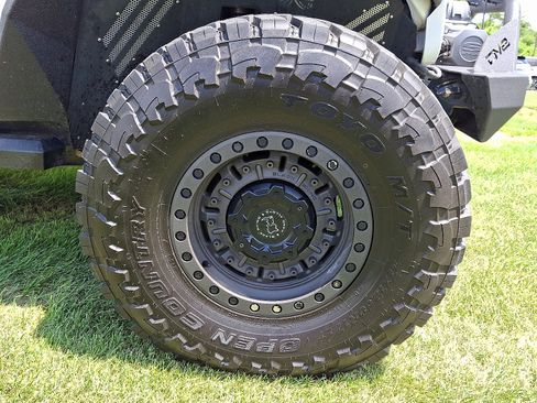 Used 2020 Jeep Gladiator Rubicon w/ Cold Weather Group image 8