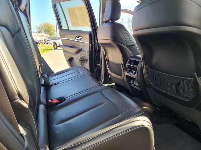 Used 2023 Jeep Grand Cherokee Limited AWD/4WD image 22