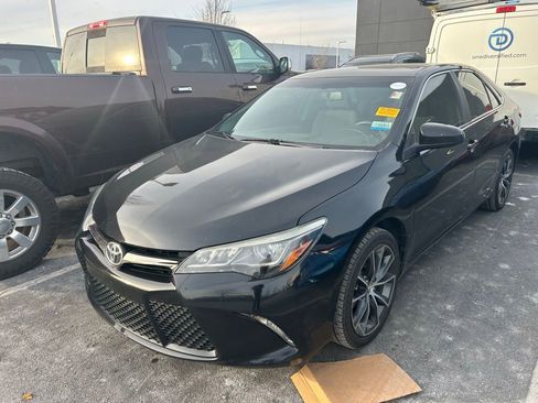 Used 2015 Toyota Camry XSE image 2