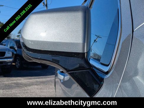 Used 2025 GMC Yukon Denali image 11