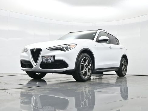 Used 2022 Alfa Romeo Stelvio Ti image 42