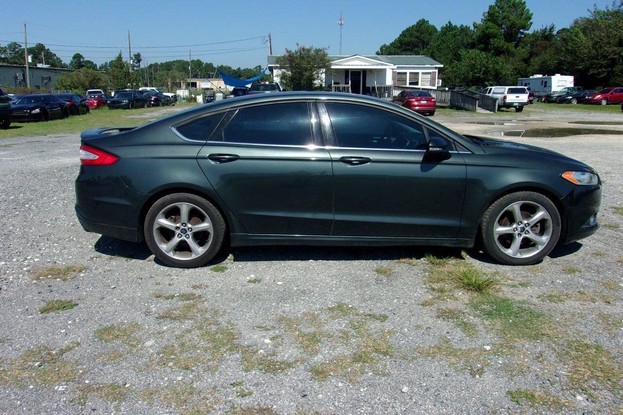 Used 2015 Ford Fusion SE w/ Equipment Group 201A FWD image 8