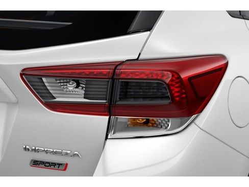 Used 2022 Subaru Impreza 2.0i Sport image 13