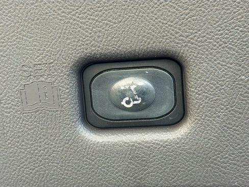 Used 2019 Lincoln Nautilus Select FWD image 12