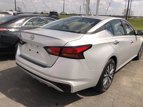 Used 2025 Nissan Altima 2.5 SV image 5