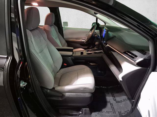 Certified 2026 Toyota Sienna LE FWD image 21