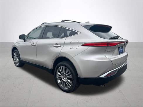 Used 2021 Toyota Venza Limited w/ Carpet Mat Package (TMS) AWD/4WD image 9