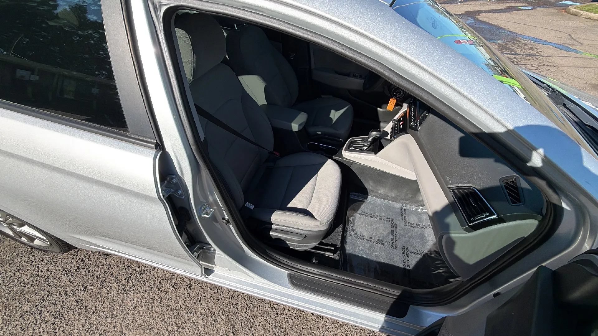 Used 2018 Hyundai Elantra SEL FWD image 12
